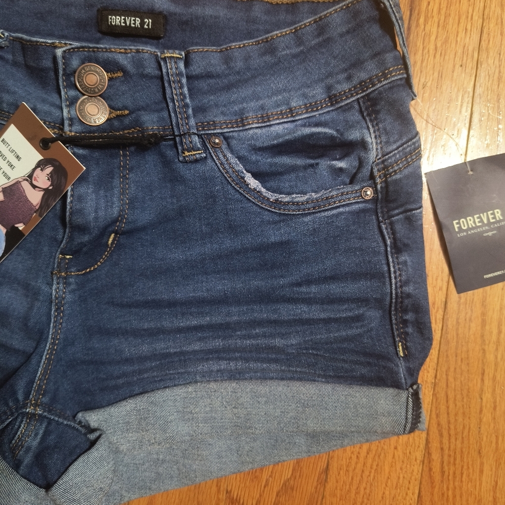 NWT Forever 21 Push Up Denim Shorts, Size Women's Small Waist 26", Medium Wash - Picture 6 of 11